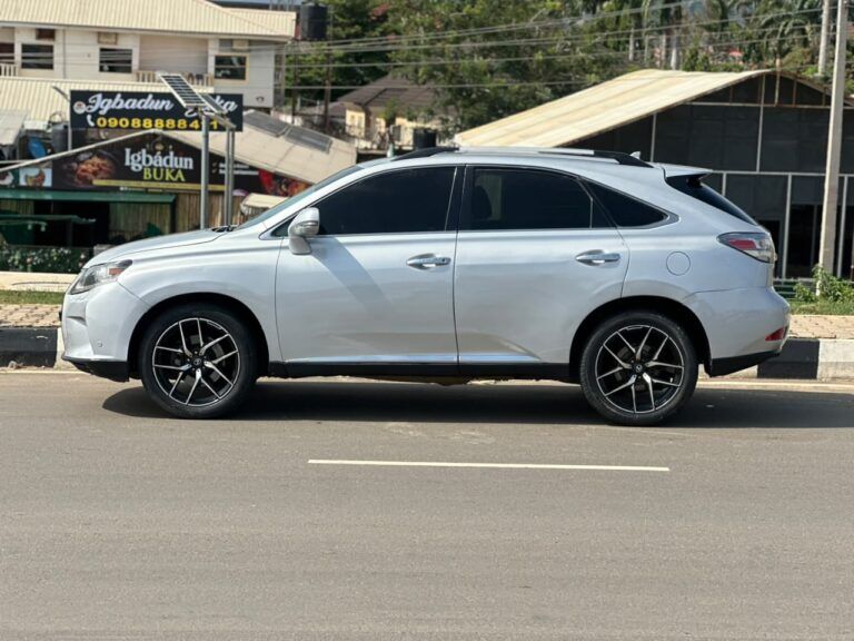 Belgium grade 2010 Lexus Rx350 with Untempered engine and gear going for 13.5 million only.a Location: Gwarinpa, Abuja!